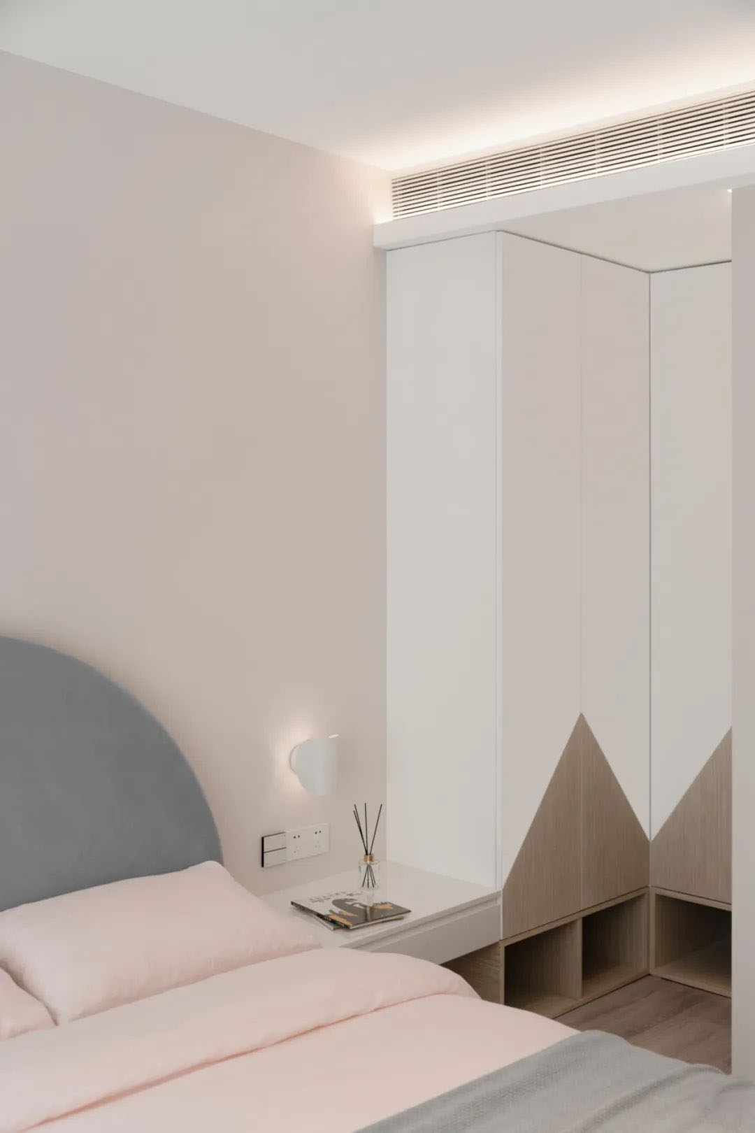 工作如此繁雜，居家何不簡單一些？三口之家的極簡美宅