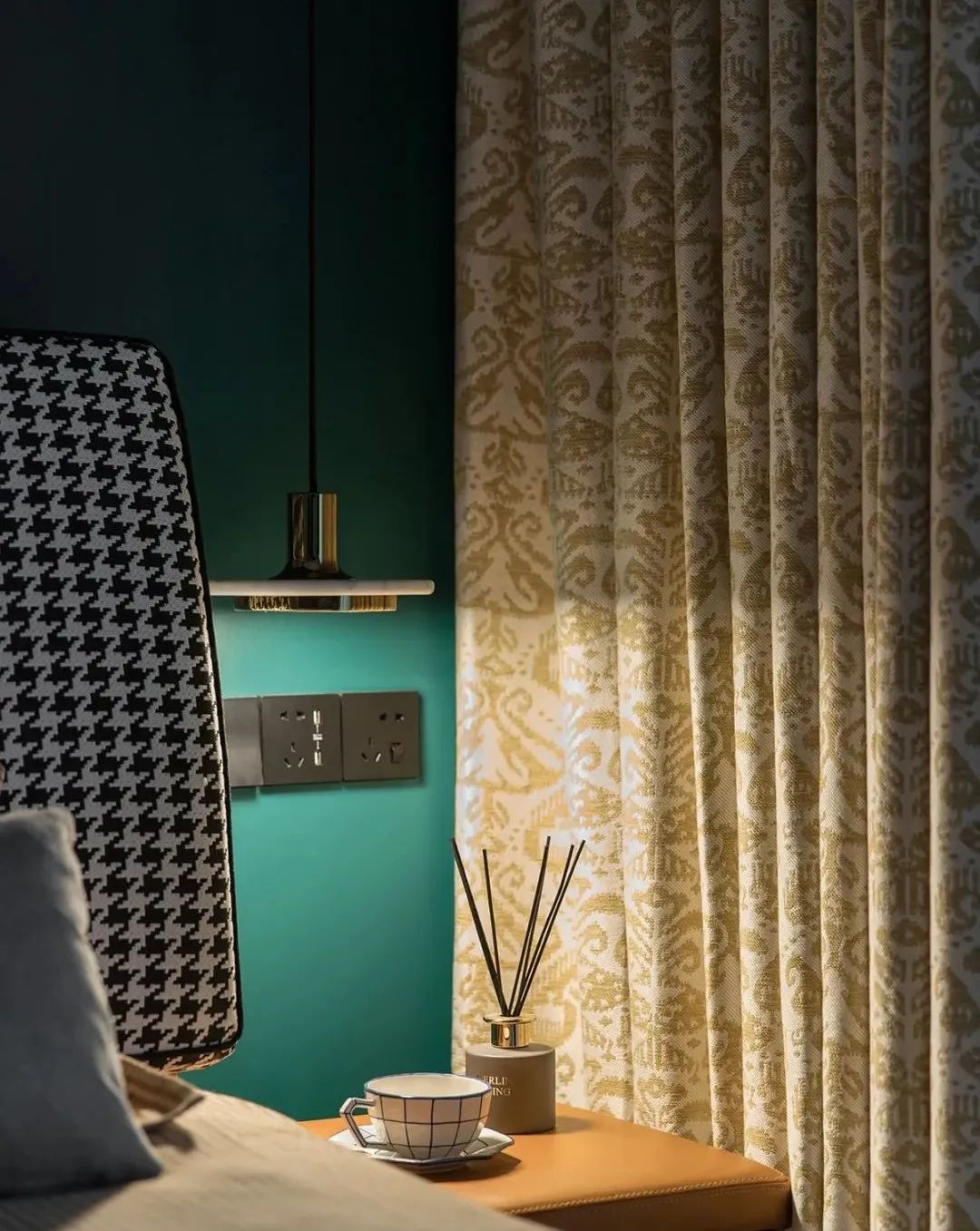 空間塑成彩色積木，只為滿足二位公主的少女心