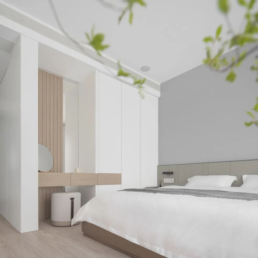 工作如此繁雜，居家何不簡單一些？三口之家的極簡美宅