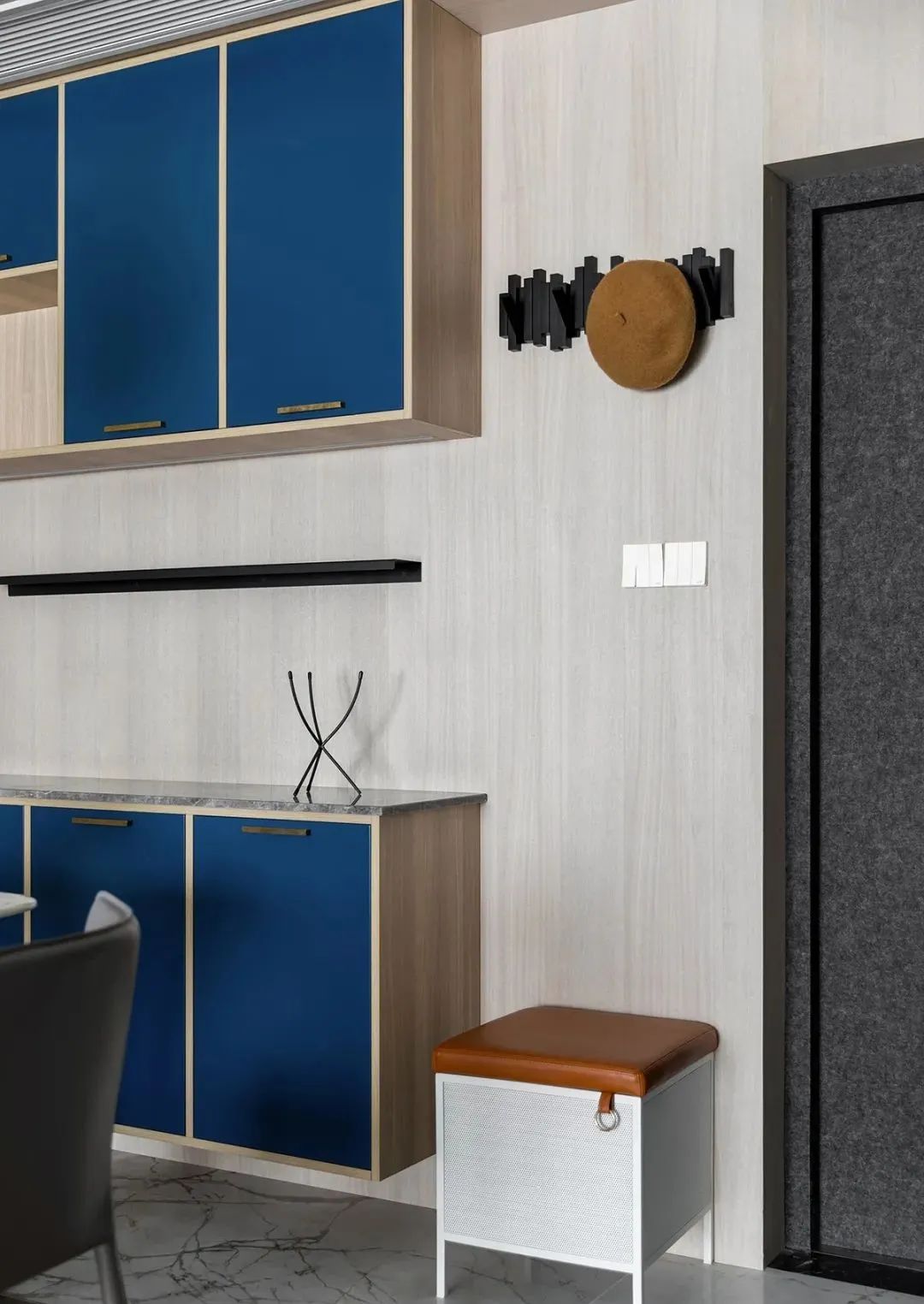 空間塑成彩色積木，只為滿足二位公主的少女心