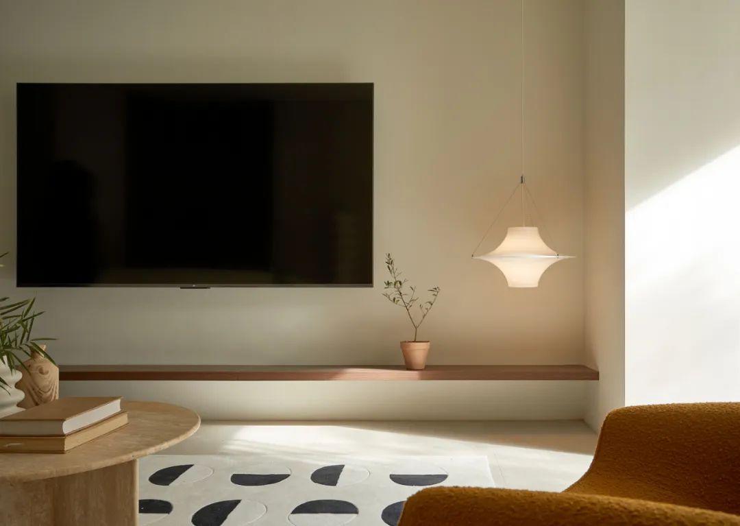 氛圍捕手丨前沿家私搭配時(shí)尚布設(shè)，渲染美女警察ins風(fēng)美宅