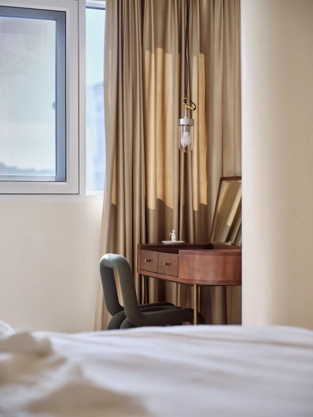 溫潤奶油風(fēng)~無用隔墻應(yīng)拆盡拆，宅家盡享“日月同輝”