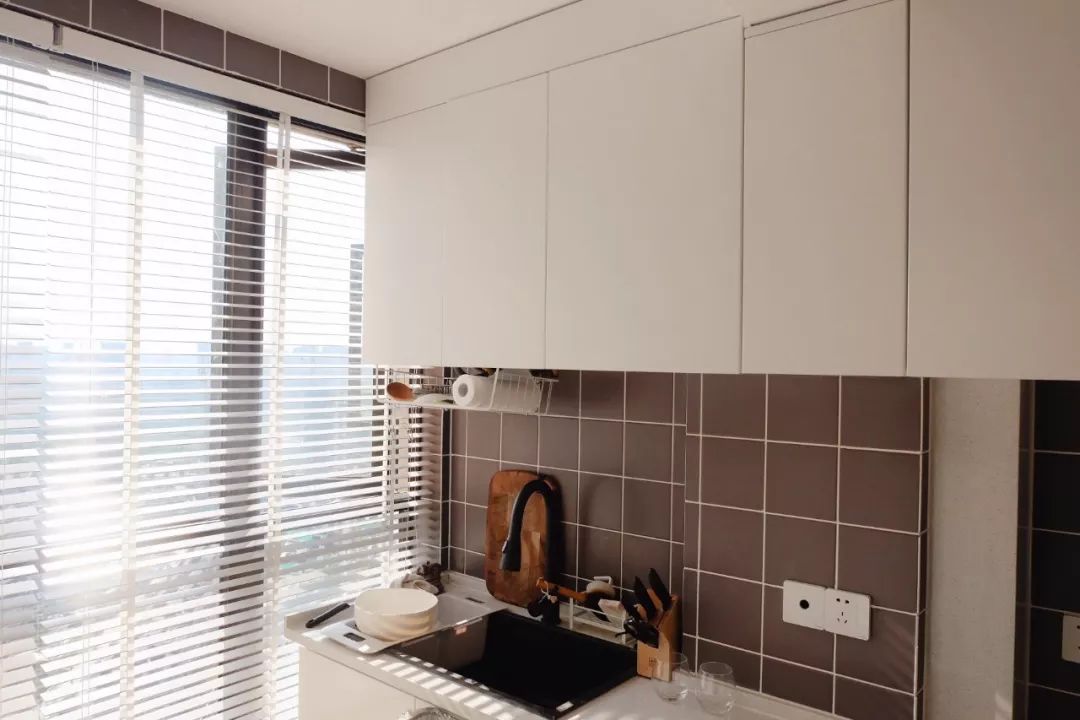 淡雅原木軟裝滿屋書香，東方審美里的別樣禪意煙火