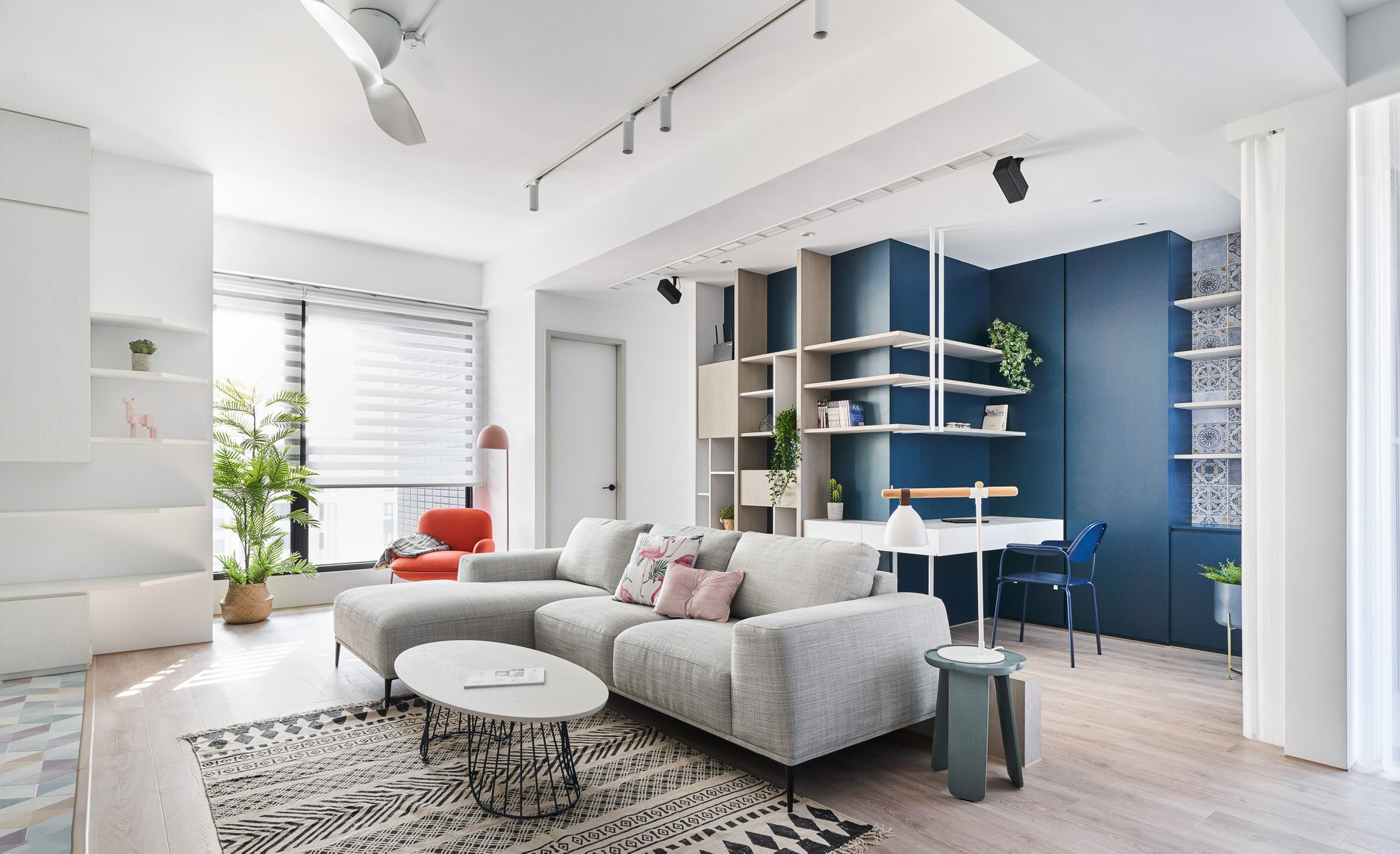 藏青+素胚，國粹配色融入現代家裝，好一個天青色等煙雨