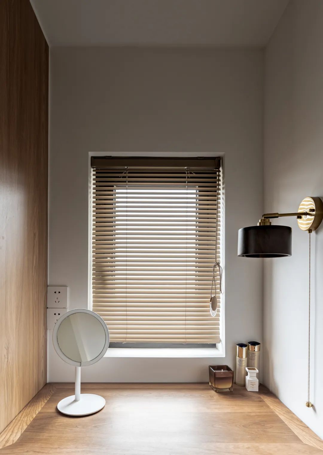 三代同堂居家新寵，原木家具配暖白硬裝，將溫馨進行到底