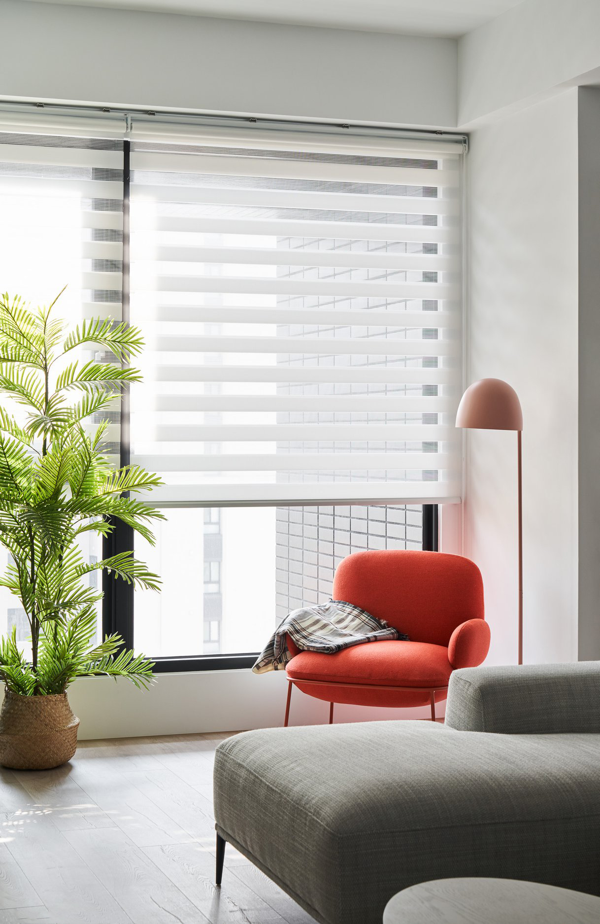 藏青+素胚，國粹配色融入現代家裝，好一個天青色等煙雨