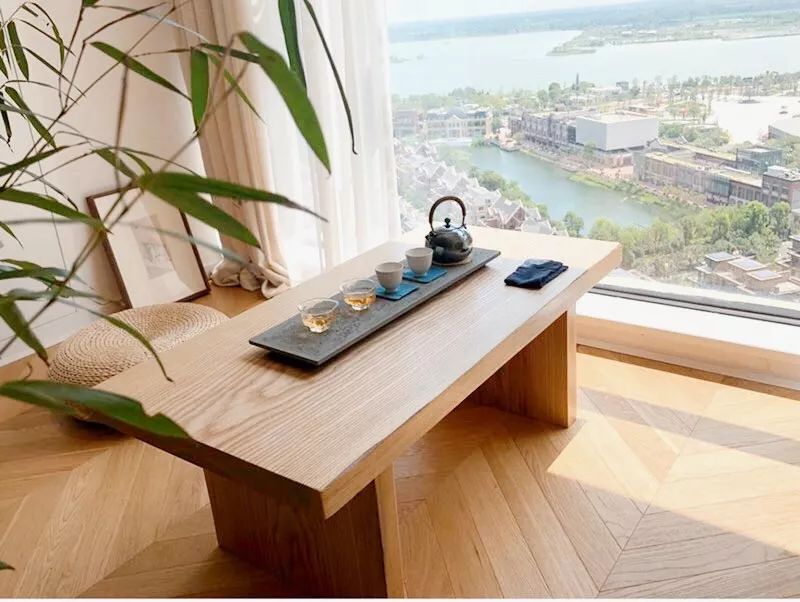 淡雅原木軟裝滿屋書香，東方審美里的別樣禪意煙火