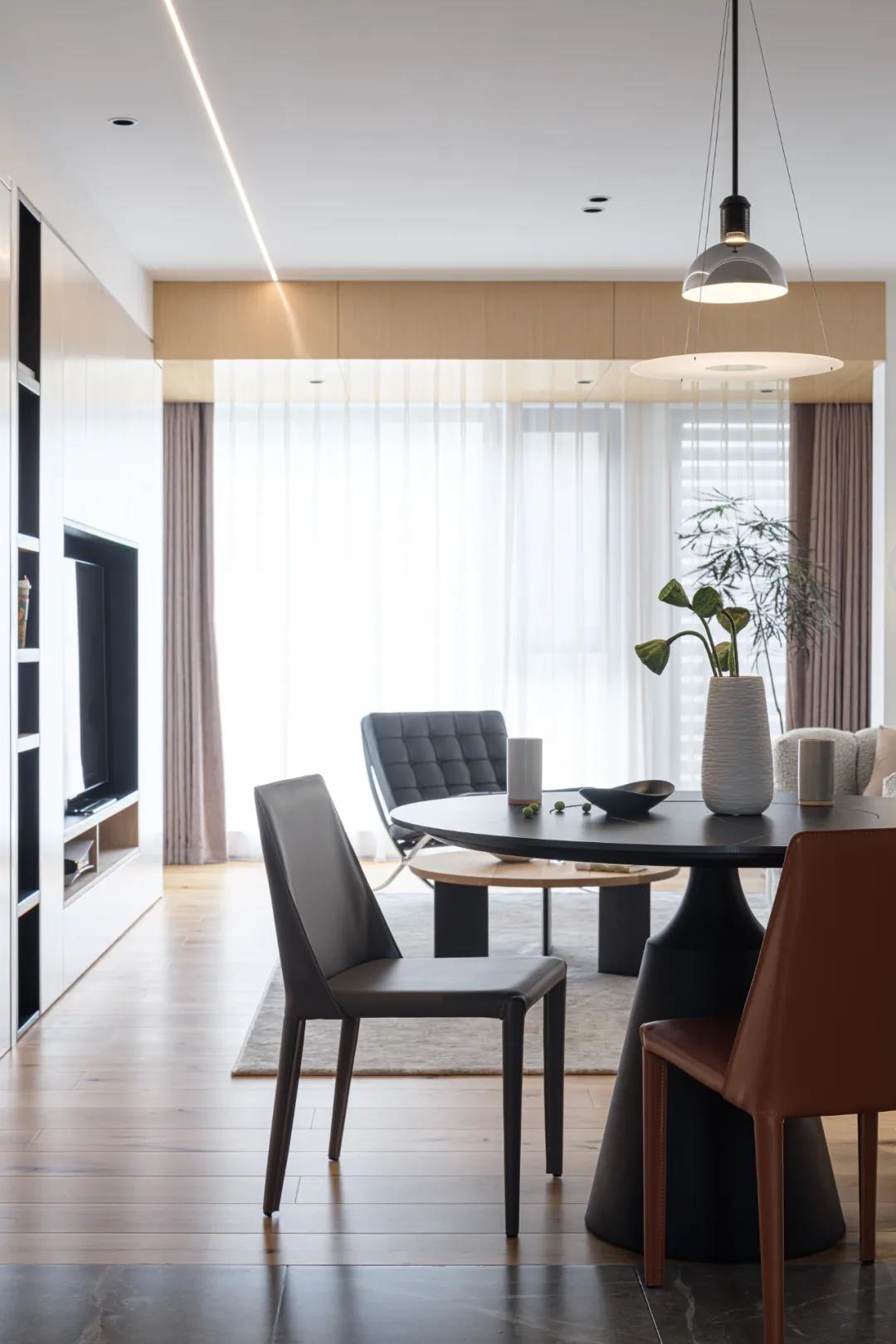 空間規劃師丨色彩層次映射功能變化，刪繁就簡的輕盈自宅