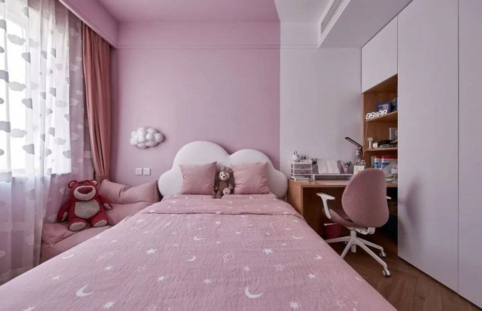 全屋通鋪魚骨紋、幾何分割裝飾墻，LDK的正確打開方式