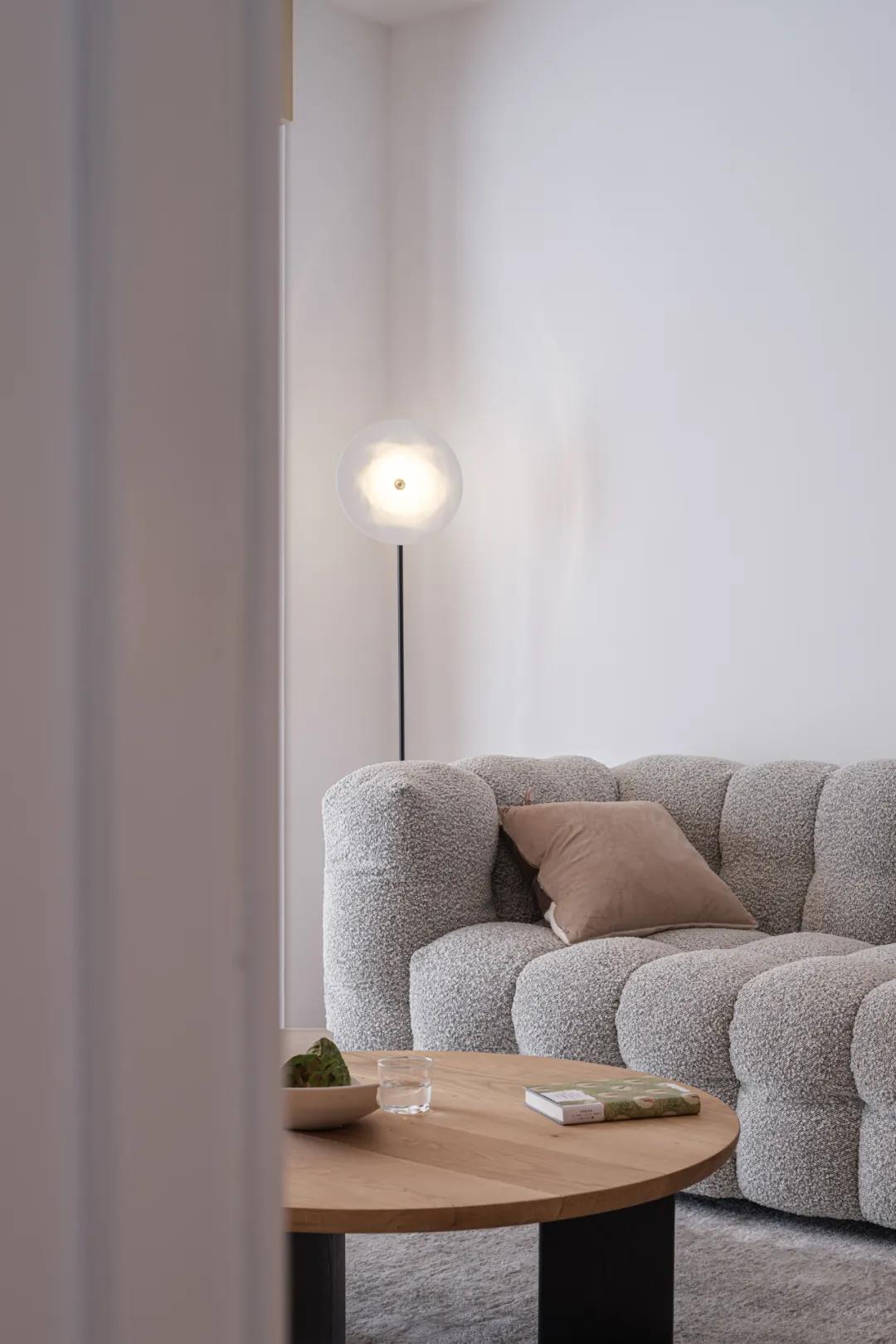 空間規劃師丨色彩層次映射功能變化，刪繁就簡的輕盈自宅