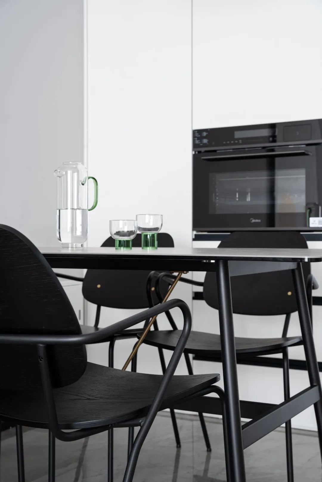 高顏值生活丨黑白主宰家裝色調，還原生活中的樸素和本真