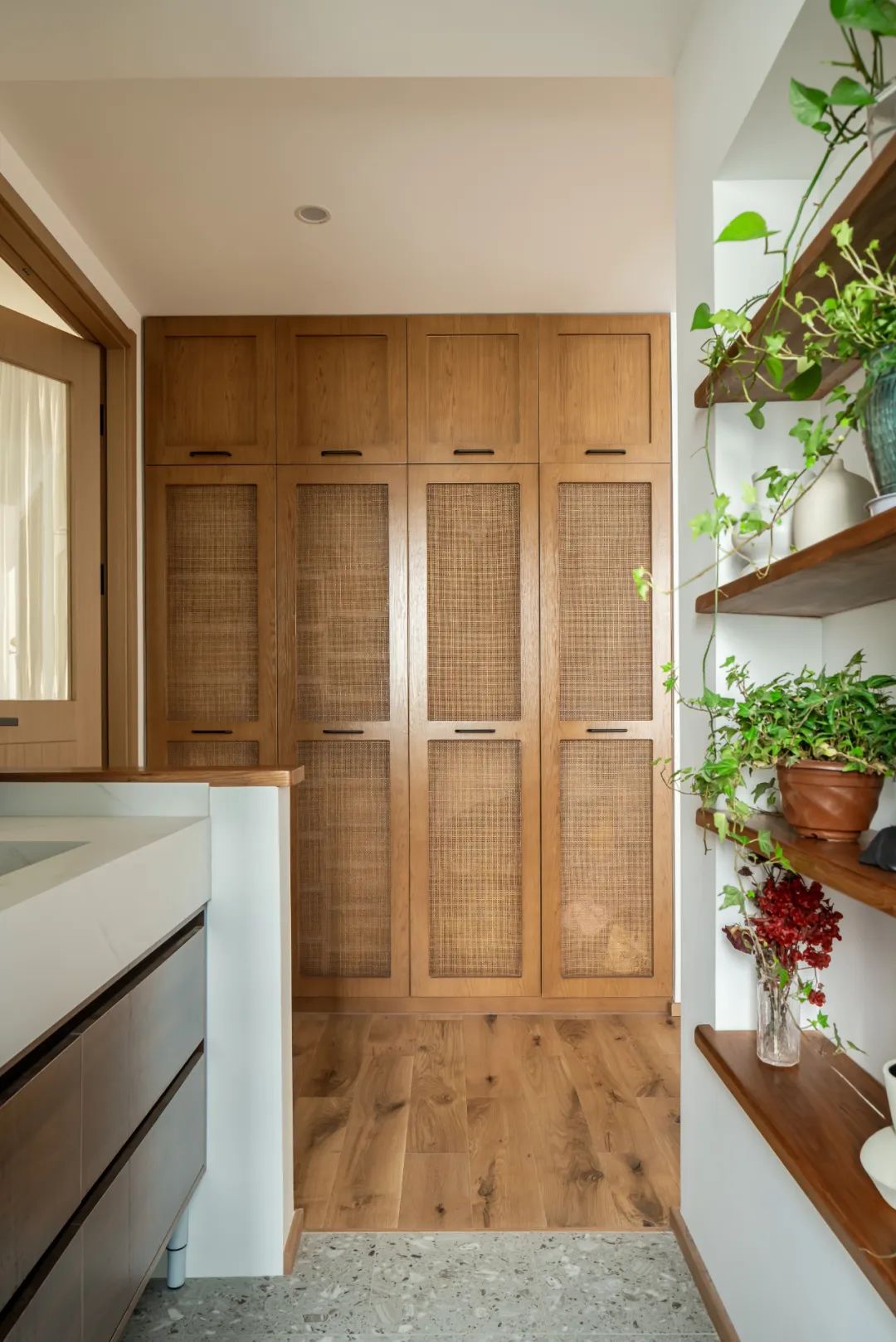 空間規劃師丨色彩層次映射功能變化，刪繁就簡的輕盈自宅