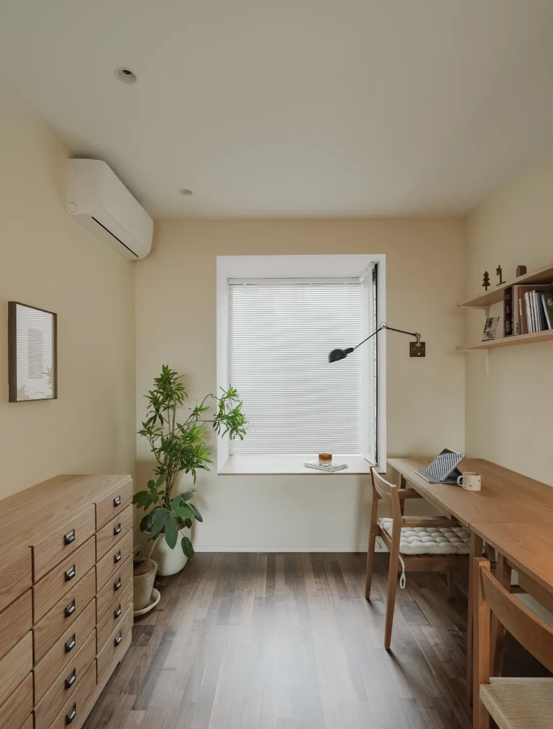 三代同堂居家新寵，原木家具配暖白硬裝，將溫馨進行到底