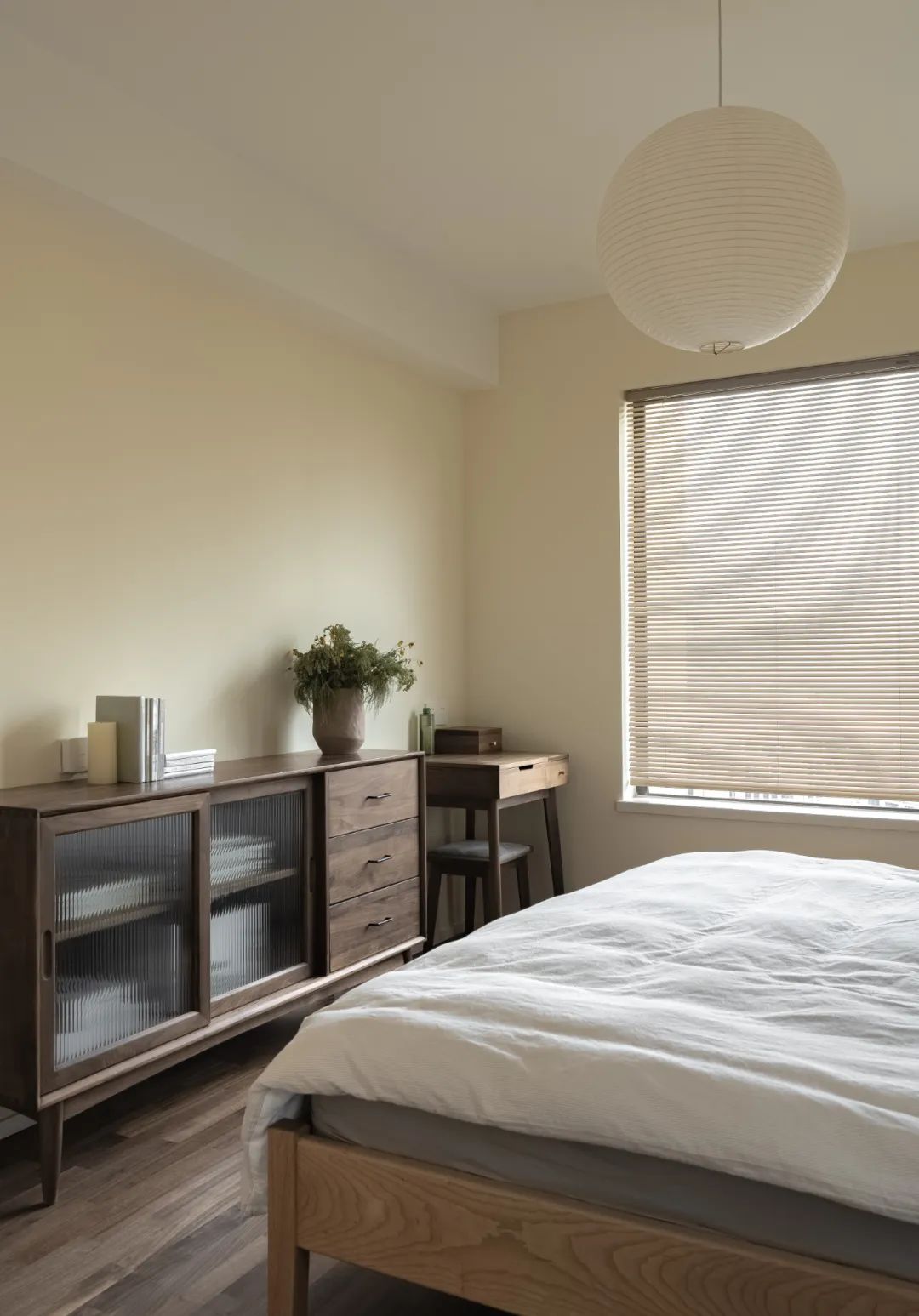 三代同堂居家新寵，原木家具配暖白硬裝，將溫馨進行到底