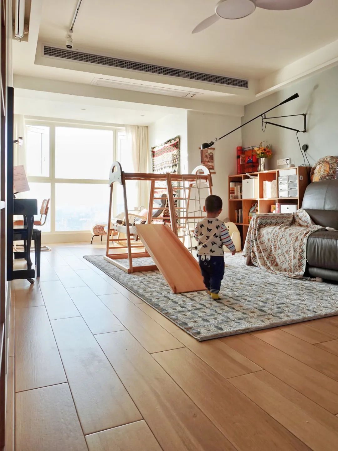 五口之家江景美宅，填滿生活0雜物，孩子習慣養(yǎng)成教科書