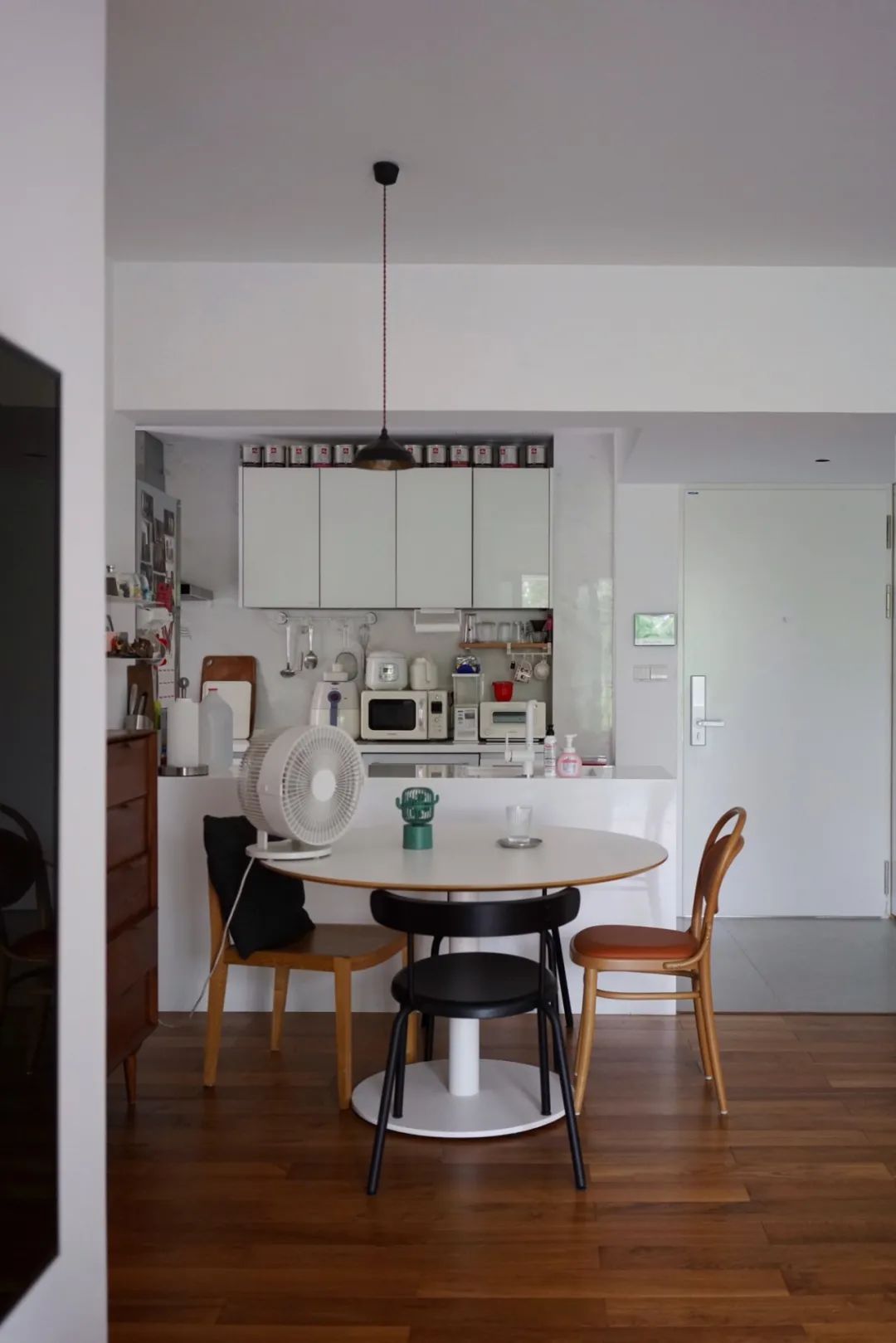 毛坯裝修，全靠生活方式，這套亂中有序隨性之家我給滿分