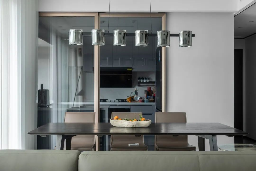 宅子只是睡覺的“窩”？NO，看這一家三口，就像住進詩歌