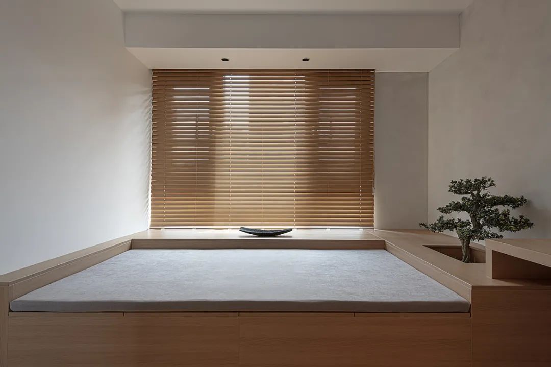 超大浴缸套間+休閑書房+獨(dú)立視聽室，人均80平的快樂！