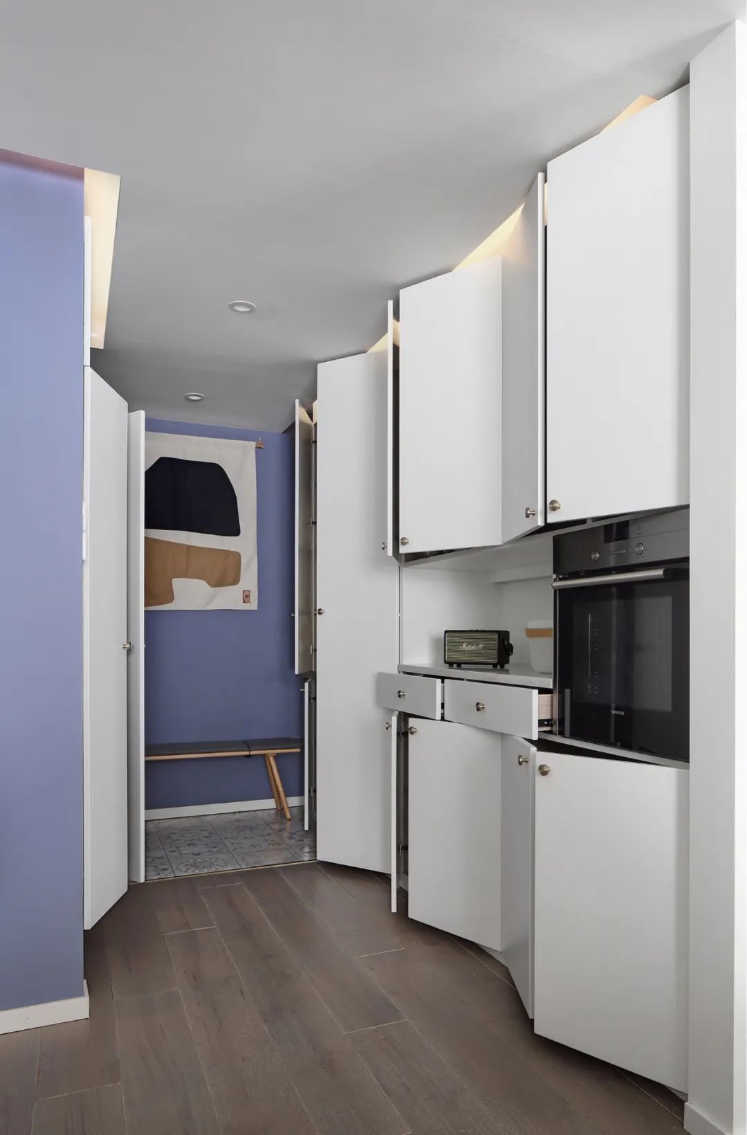 進(jìn)門就是5米收納柜，2改3小戶型，布局超多驚喜~