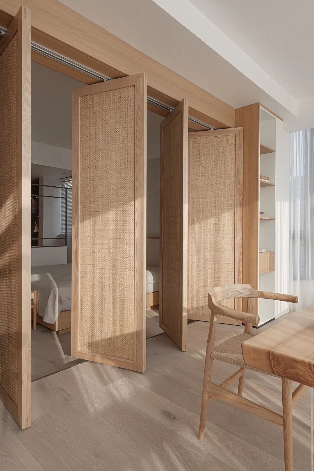 超大浴缸套間+休閑書房+獨(dú)立視聽室，人均80平的快樂！