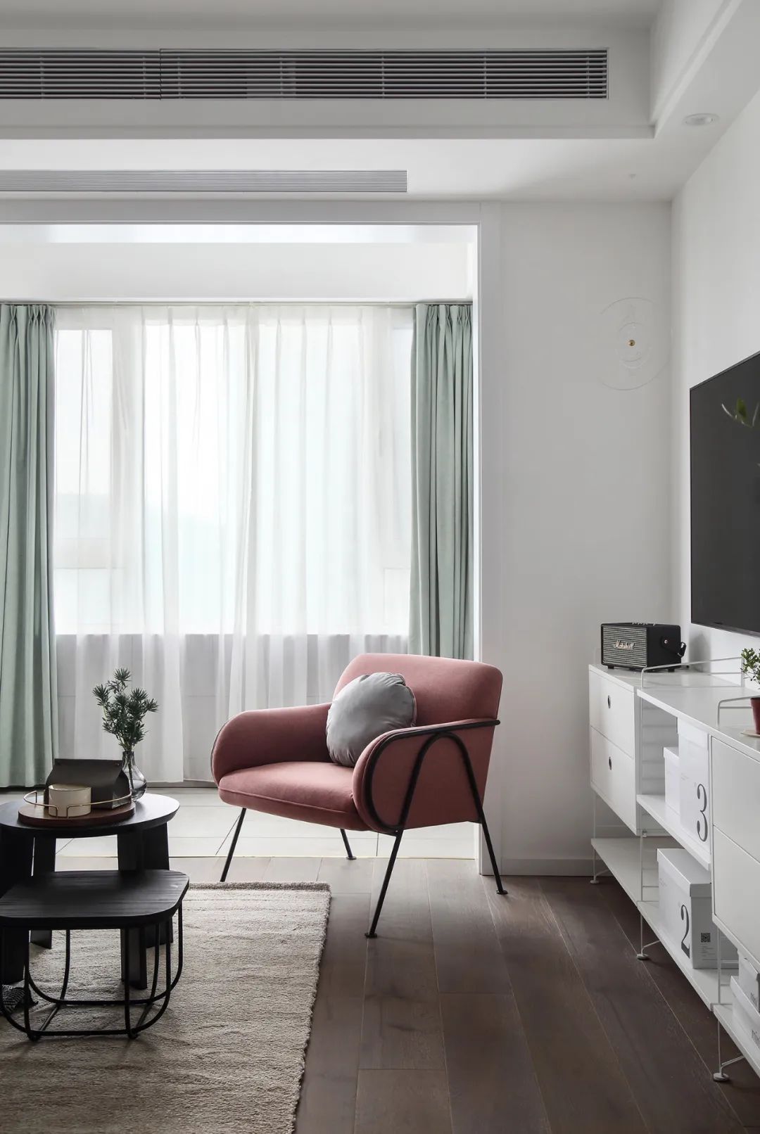 進(jìn)門就是5米收納柜，2改3小戶型，布局超多驚喜~