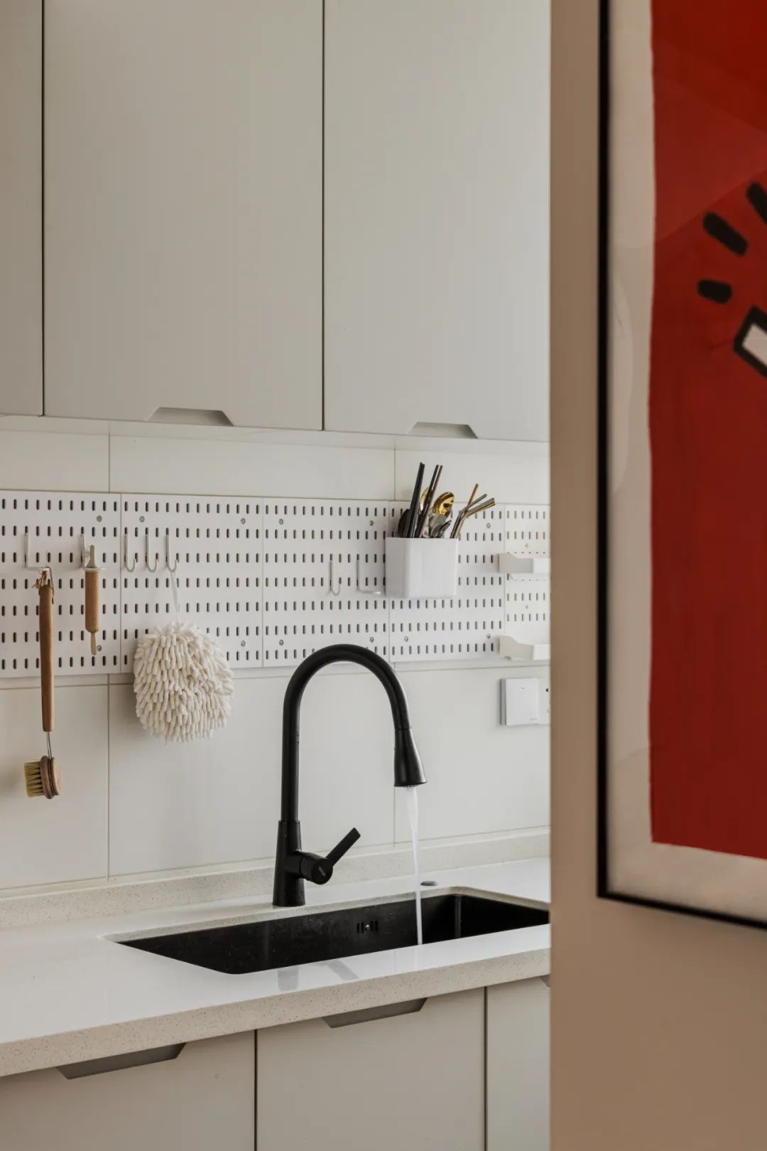 來一支草莓味的“冰激凌”，走進藝術總監(jiān)的侘寂之家