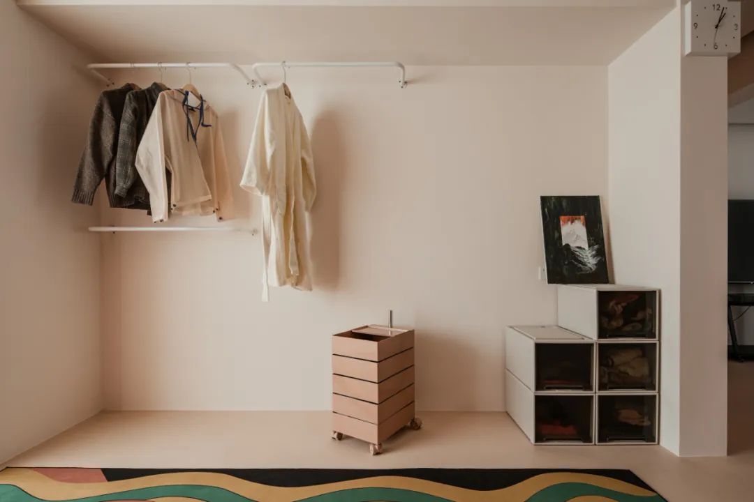 來一支草莓味的“冰激凌”，走進藝術總監(jiān)的侘寂之家