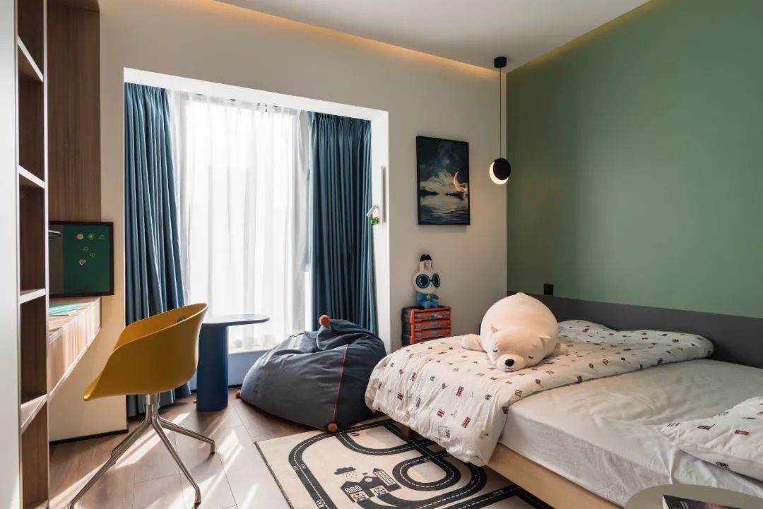 家有一小丨客廳滑滑梯，臥室涂鴉墻，居家帶娃新日常