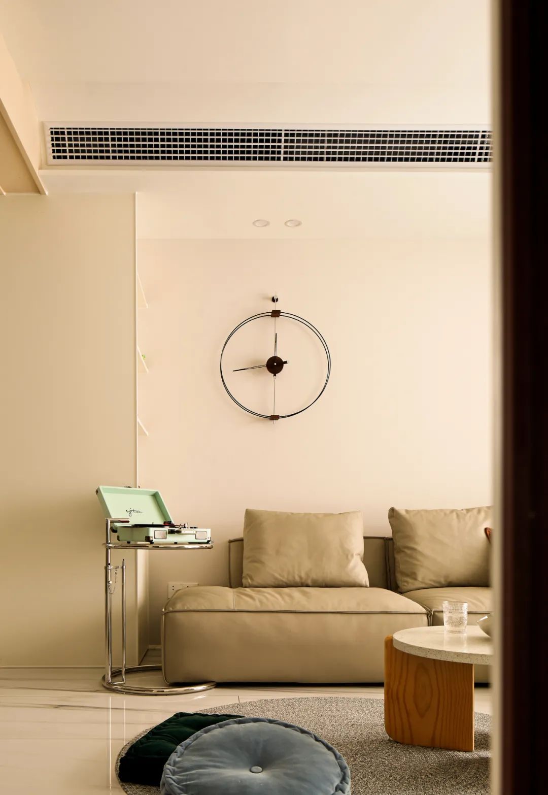 復(fù)式房必看丨樓梯下做玄關(guān)柜+次臥改成閱讀角，豪宅范