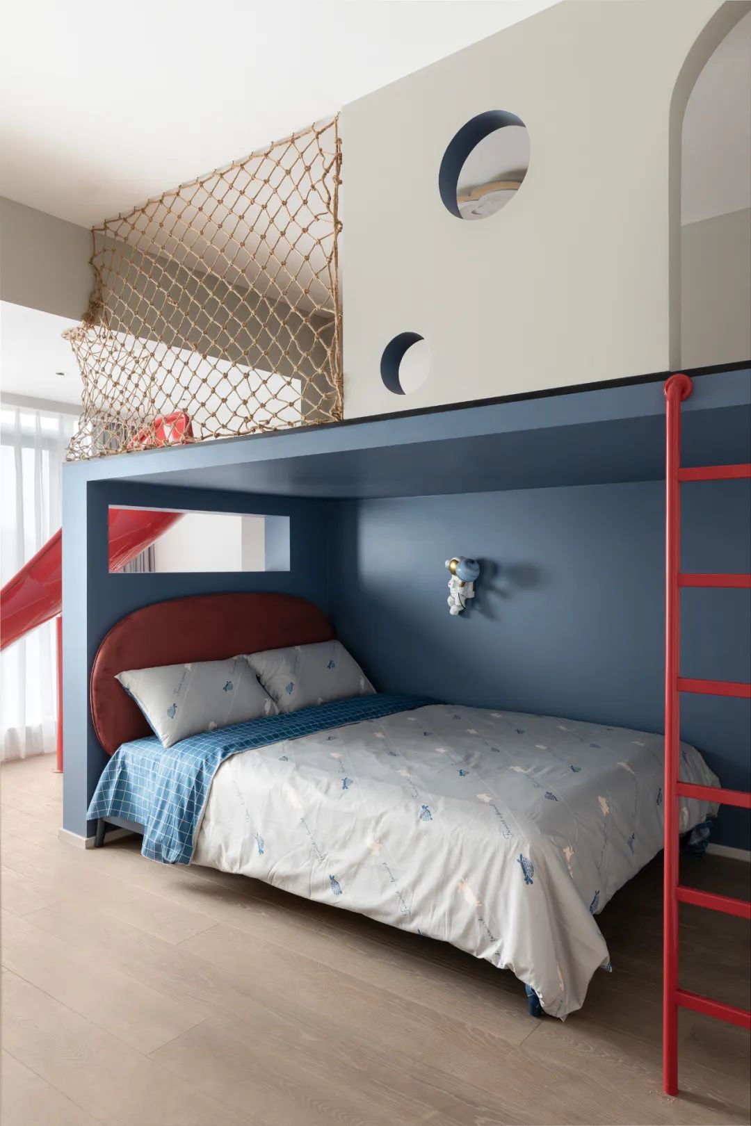 三代同堂坐擁中西式廚房+滑梯兒童房，看完我想住進去