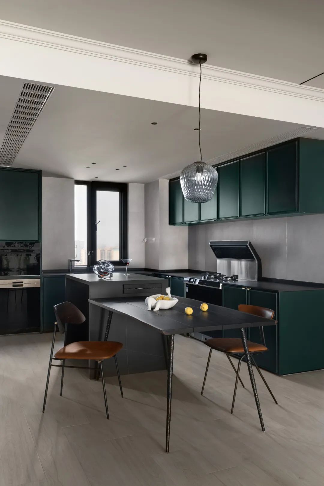 三代同堂坐擁中西式廚房+滑梯兒童房，看完我想住進去