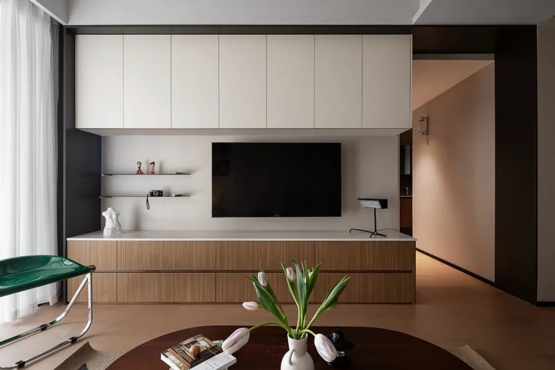 90后美女獨(dú)居小宅摩登又時(shí)尚，復(fù)古配飾真“熱鬧”