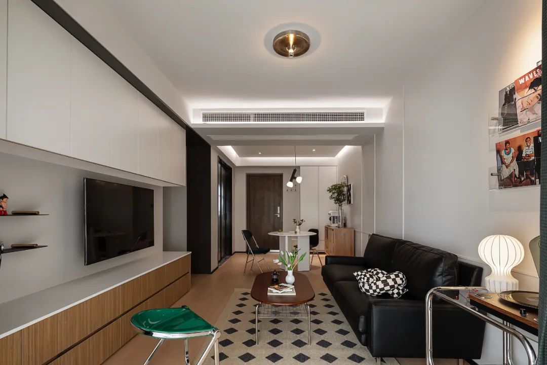 90后美女獨(dú)居小宅摩登又時(shí)尚，復(fù)古配飾真“熱鬧”