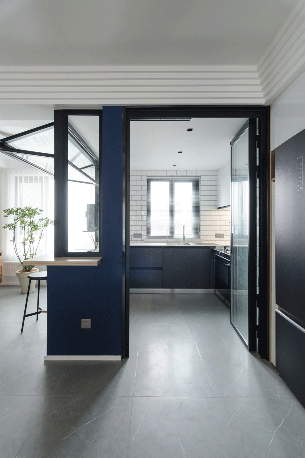 爸媽的晚年宜居宅丨玻璃廚房、吧臺、衣帽間，處處是驚喜