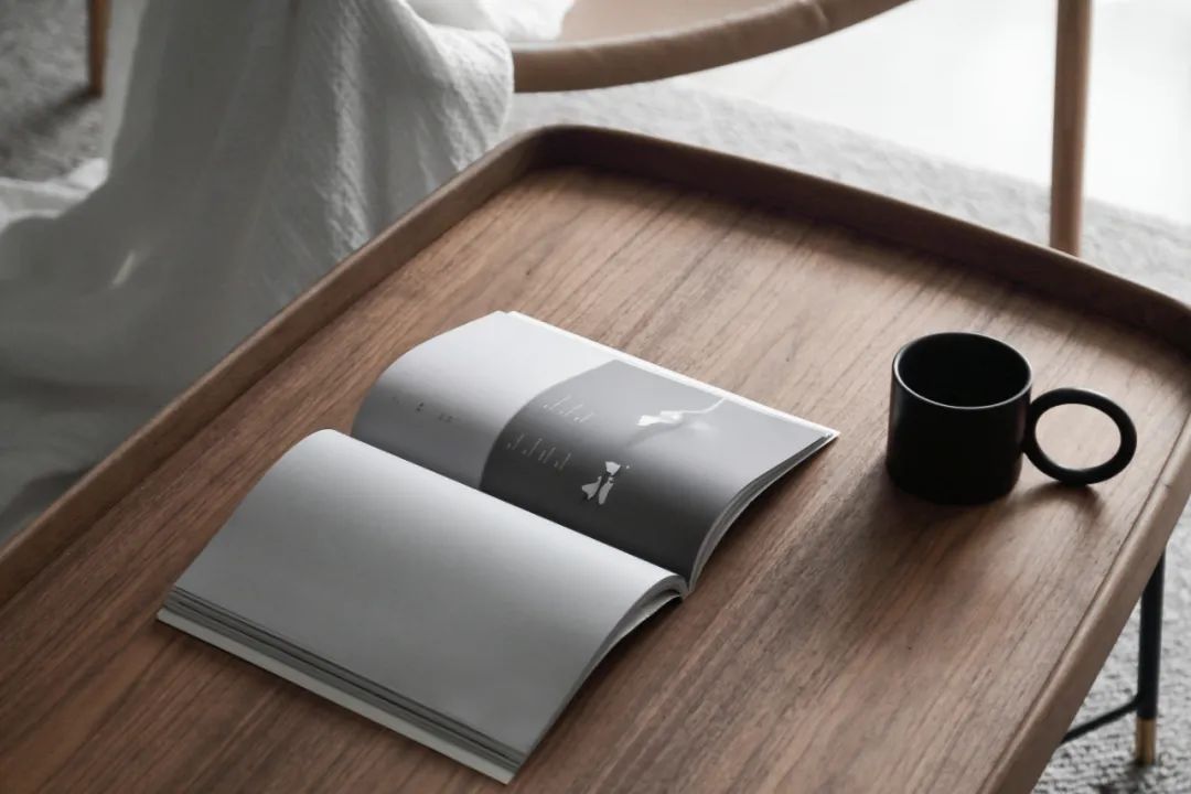 美女?dāng)z影師實(shí)力自寵，黑白灰小宅又美又溫柔，絕絕子～