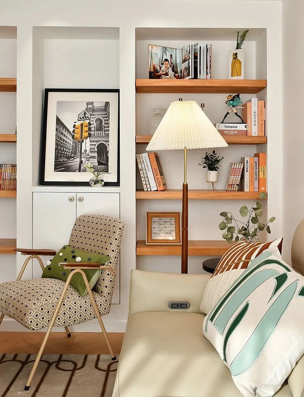 容下一家五口的小兩居，陽臺改成小餐廳，還有超多收納