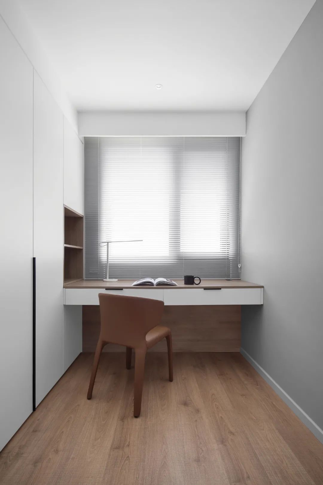 美女?dāng)z影師實(shí)力自寵，黑白灰小宅又美又溫柔，絕絕子～