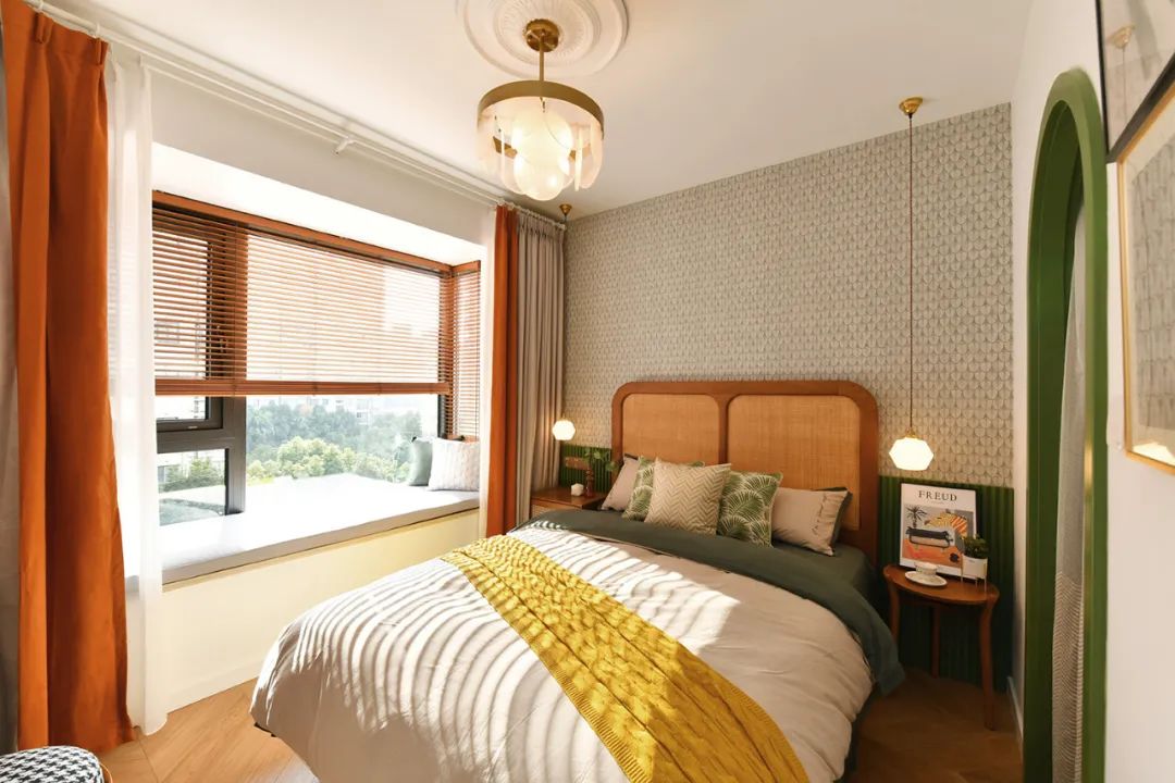 容下一家五口的小兩居，陽臺改成小餐廳，還有超多收納