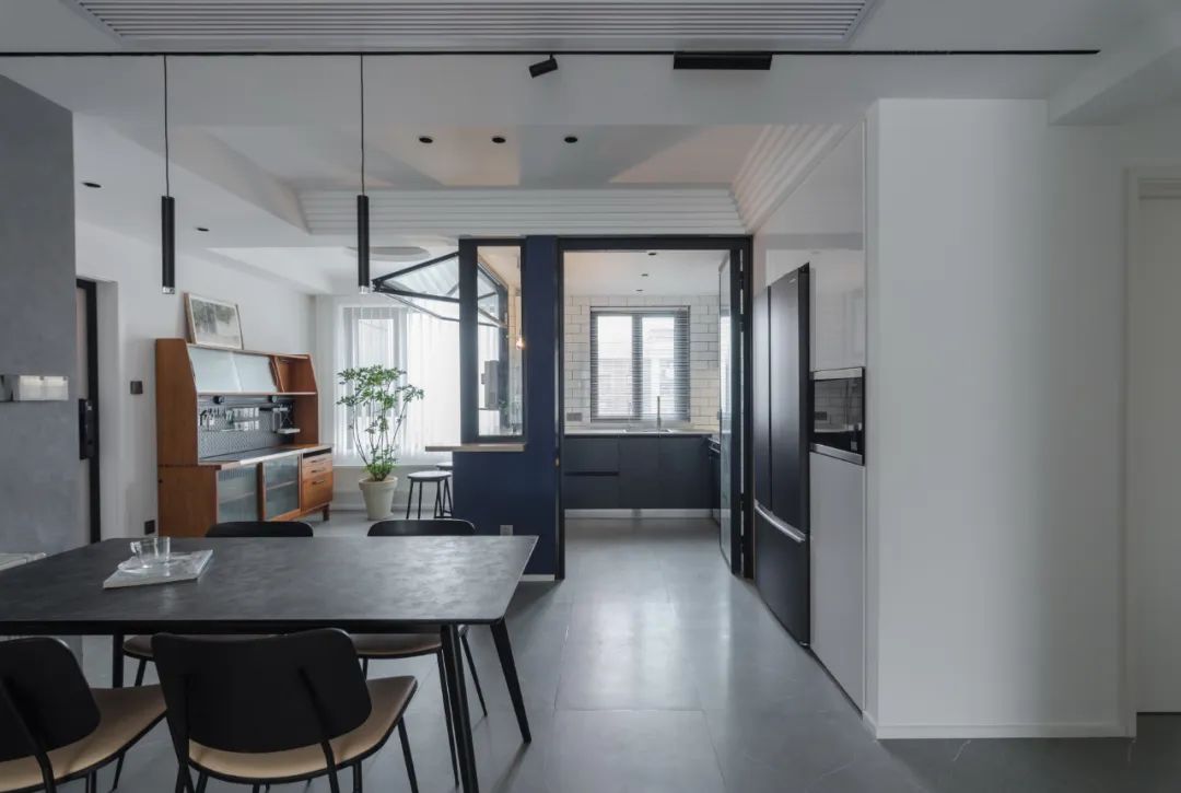 爸媽的晚年宜居宅丨玻璃廚房、吧臺、衣帽間，處處是驚喜