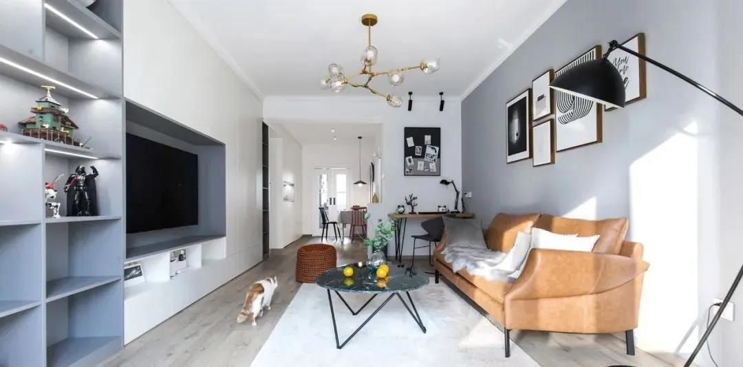 小兩口看婚房，男友嫌棄老破小，裝完后他傻眼了