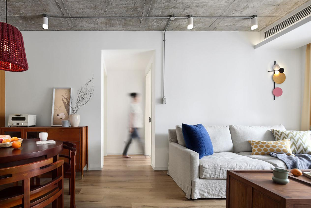 只有老人喜歡新中式？新婚小兩口隱居山水之間