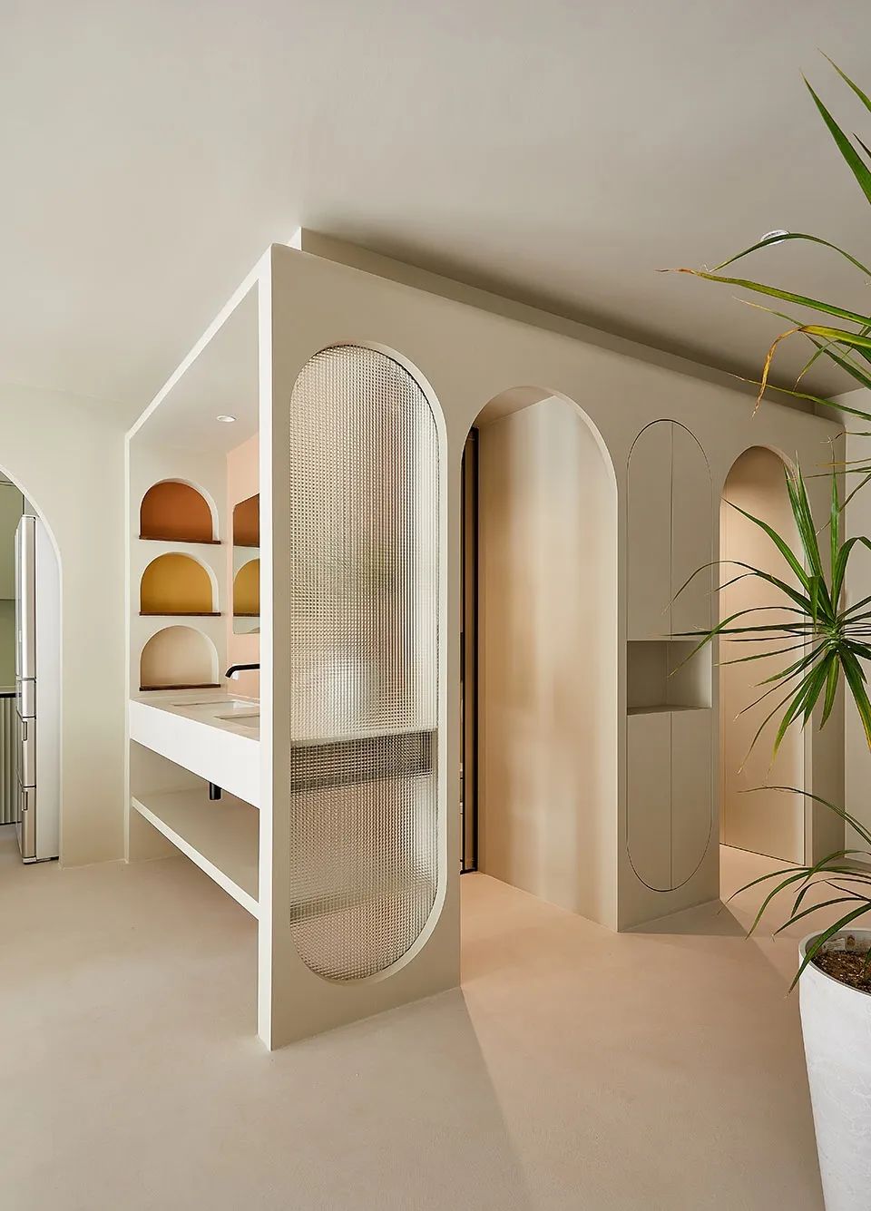 弧型洞口的浪漫丨全景餐廳+奶油色系，享受輕奢居住體驗