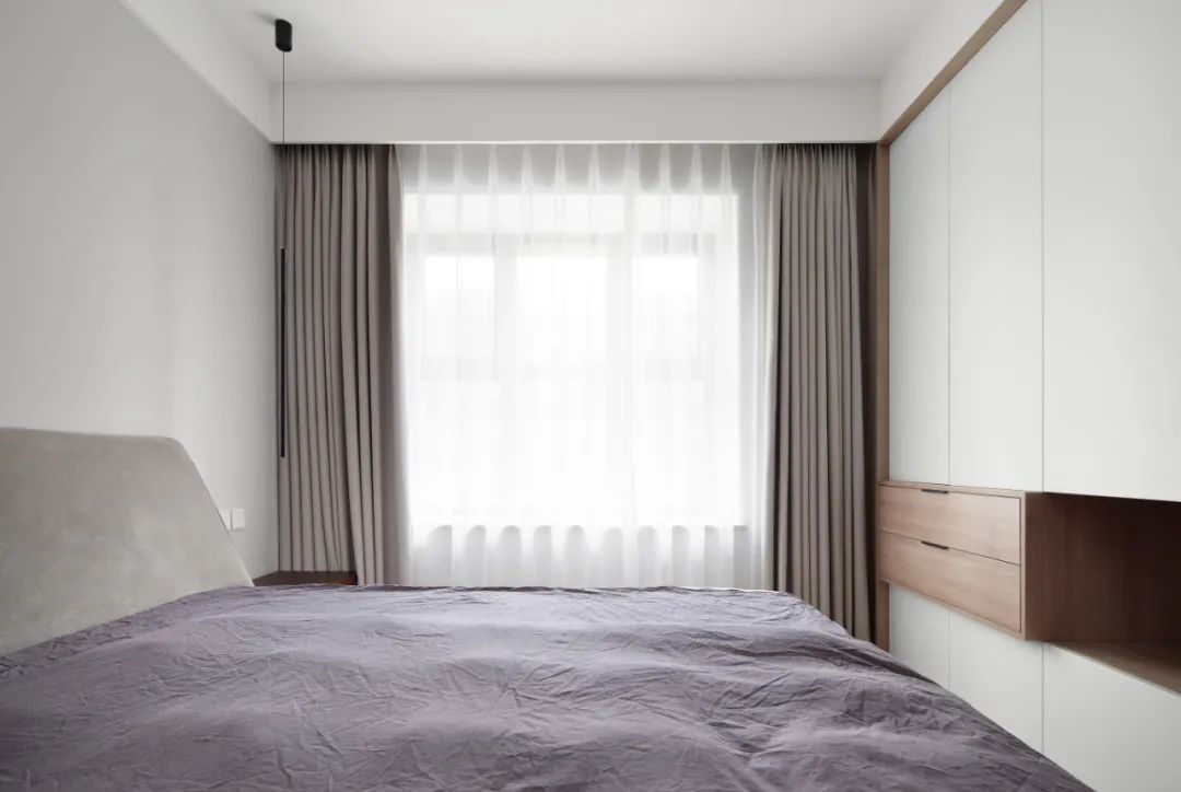 美女?dāng)z影師實(shí)力自寵，黑白灰小宅又美又溫柔，絕絕子～