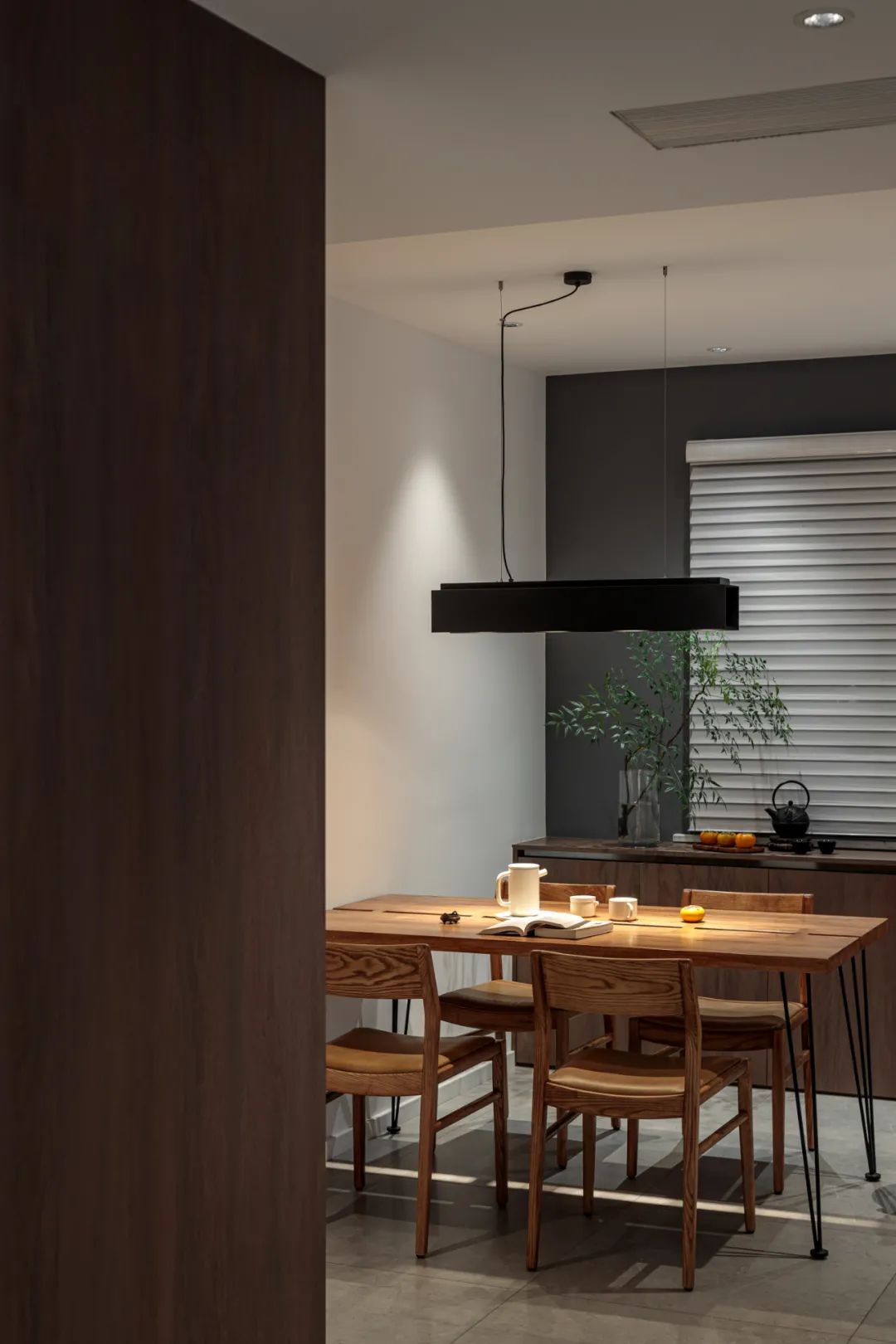 輕侘寂丨超大玄關(guān)，榻榻米陽臺(tái)，小資慢生活的靜謐空間