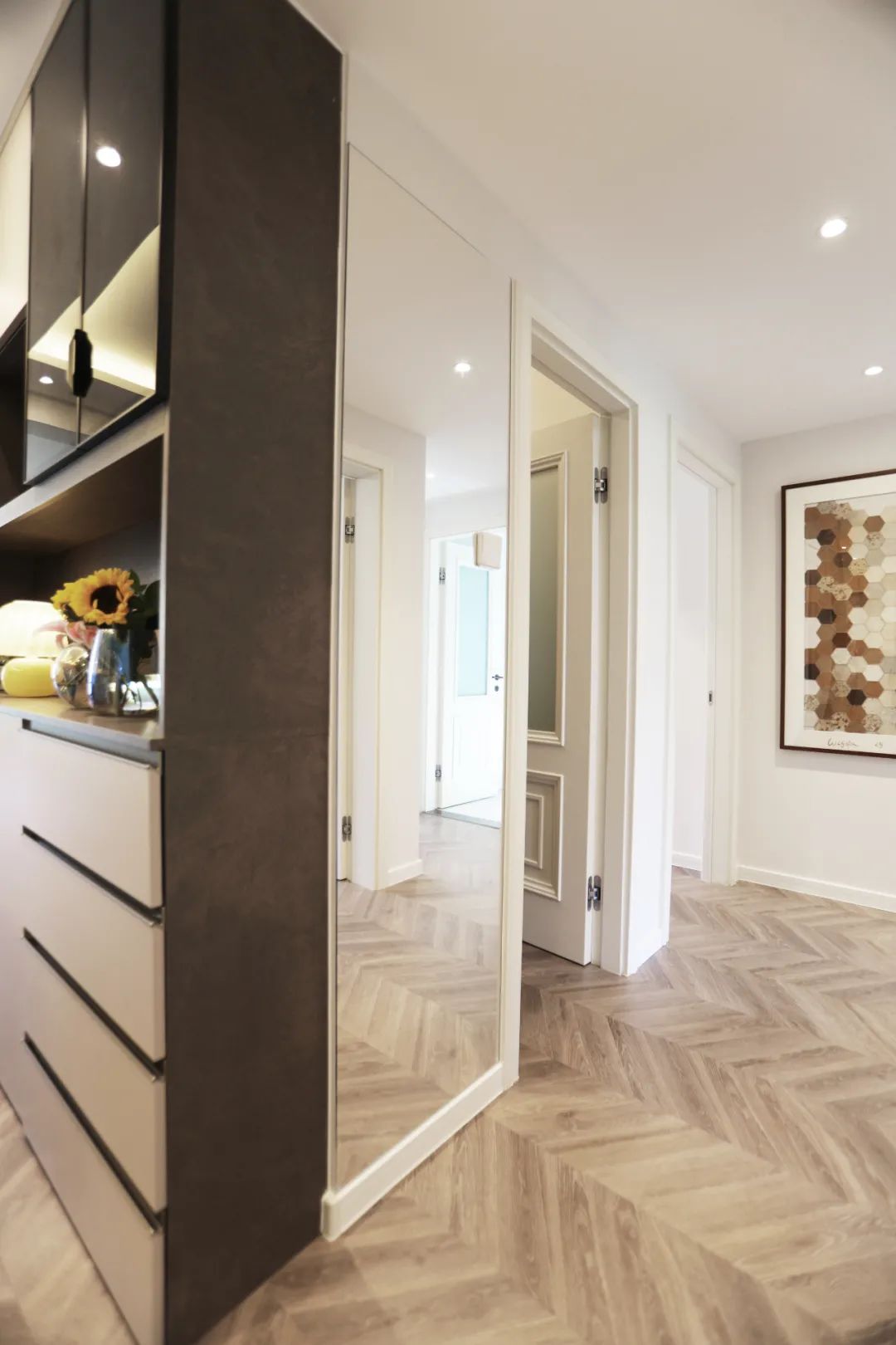 爆改130平大三居，養娃還能空無一物？無中生有衣帽間救了我！ 