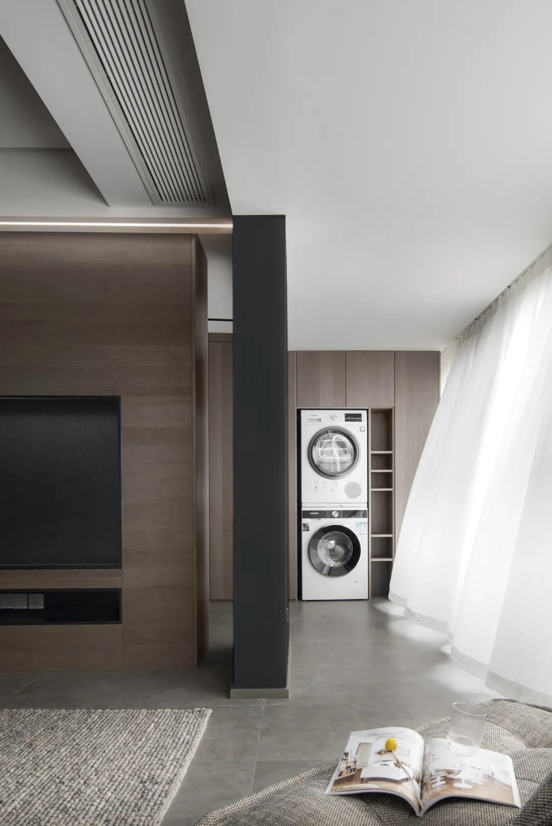 咖啡店老板巧改毛坯房“高級灰雕塑風”邊藝術邊生活