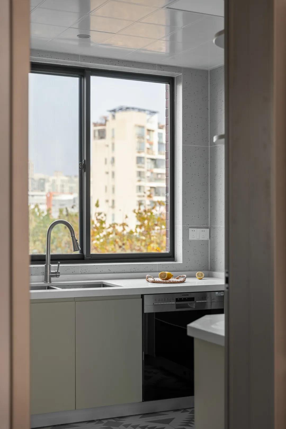 顏值爆表の107㎡婚房，邀三兩朋友來家聚會倍有面子	