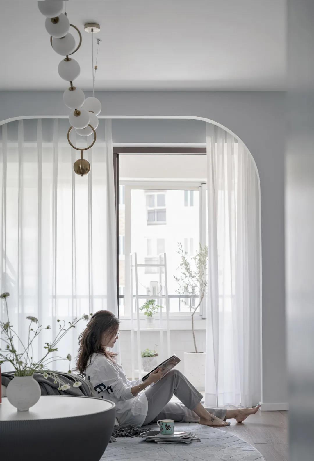 滬飄“富婆”一人住140㎡，三個(gè)臥室輪流睡？我酸了	