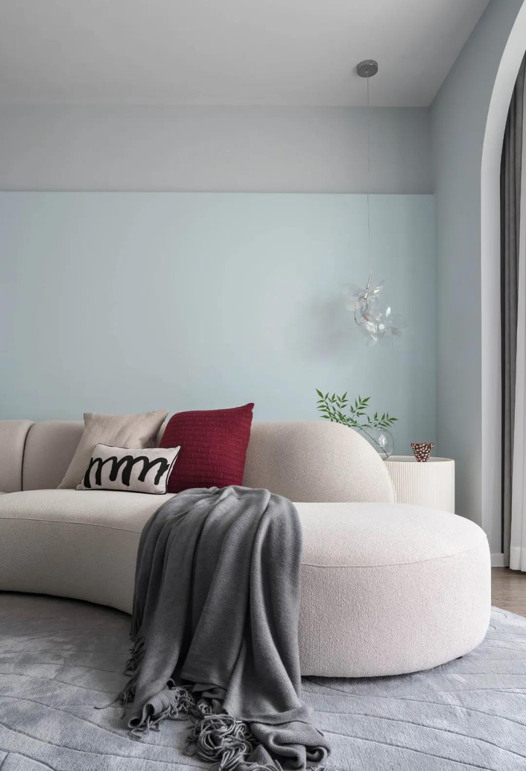 滬飄“富婆”一人住140㎡，三個(gè)臥室輪流睡？我酸了	