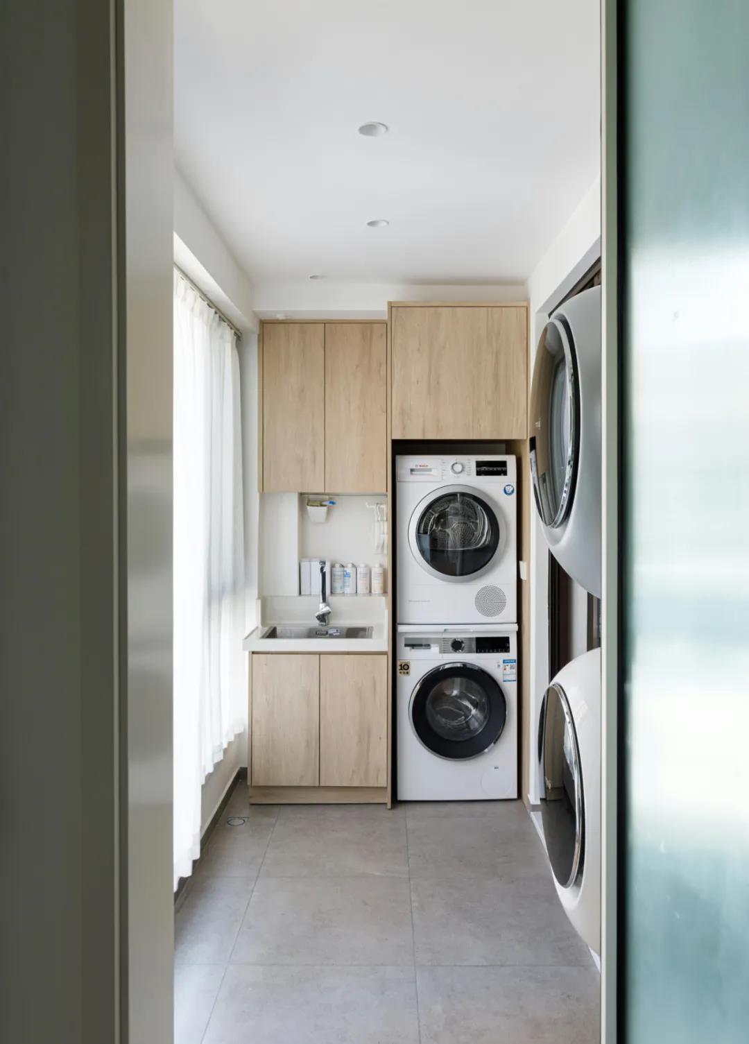 新宅巧設計，小3房「暗色變奏曲」完美詮釋less is more 